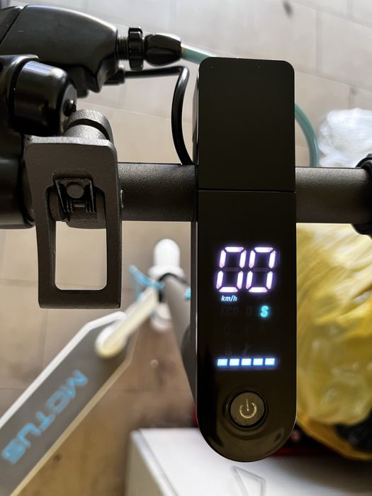 Hulajnoga elektryczna Motus