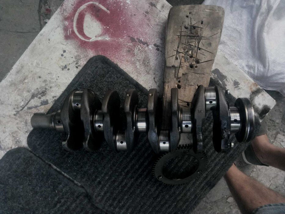 коленвал шатуни поршня 1.7 ,2.0 дизель Opel ,Vectra,Astra Combo Zafira