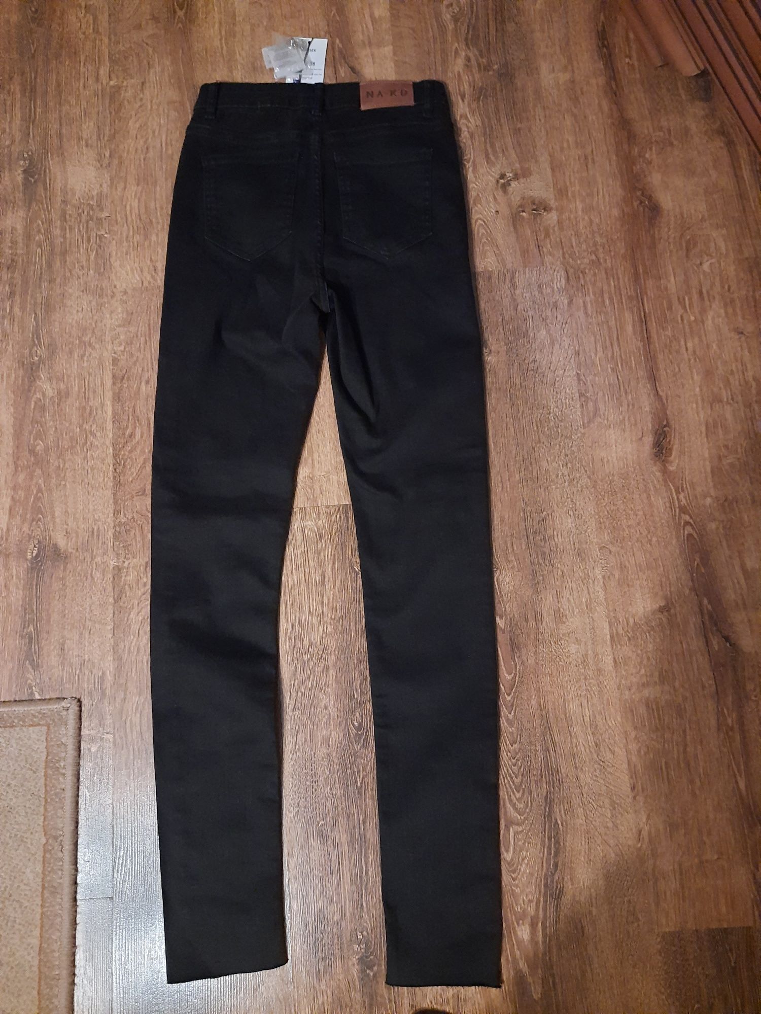 Spodnie czarne jeans NA-KD rozm. 38 nowe