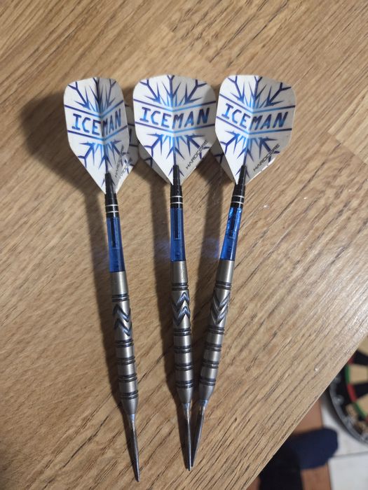 Tarcza Winmau Blade 5 + lotki Gerwyn Price