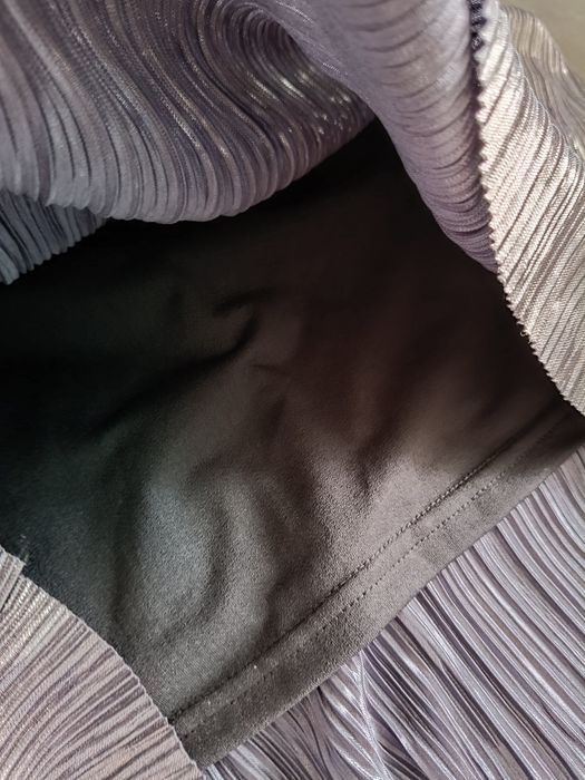 Sukienka plisowana mieniąca,River Island ,odkryte plecy