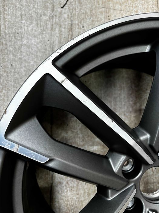 Felga aluminiowa Audi Q3 R19