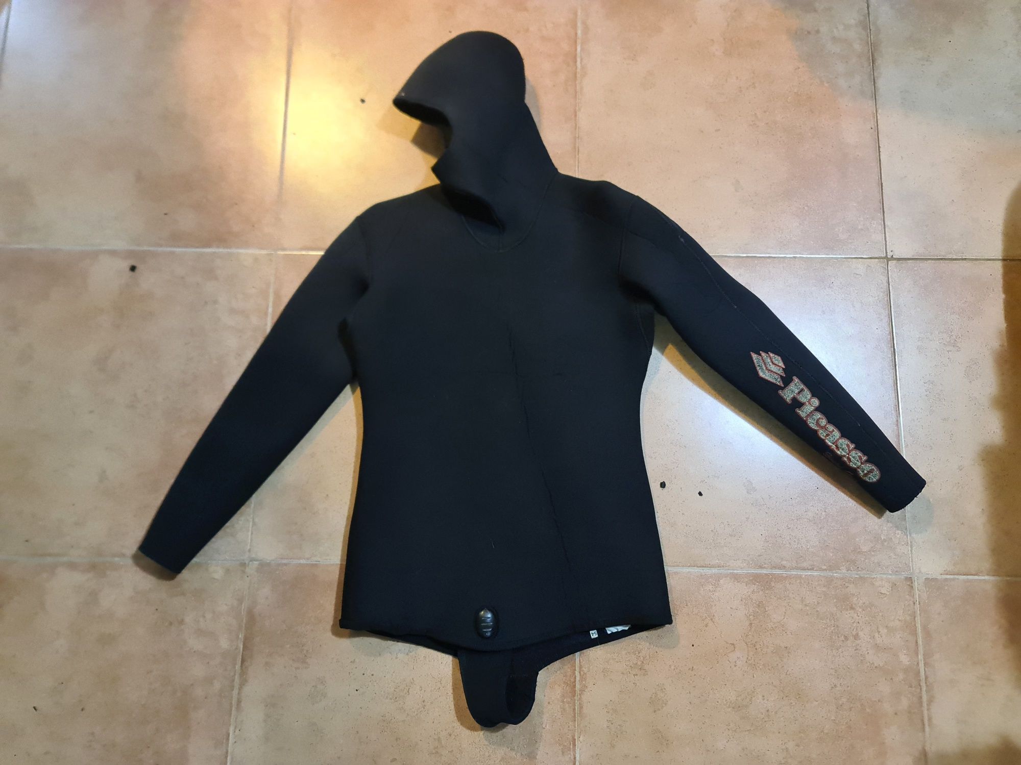 Fato de mergulho preto da Picasso 54