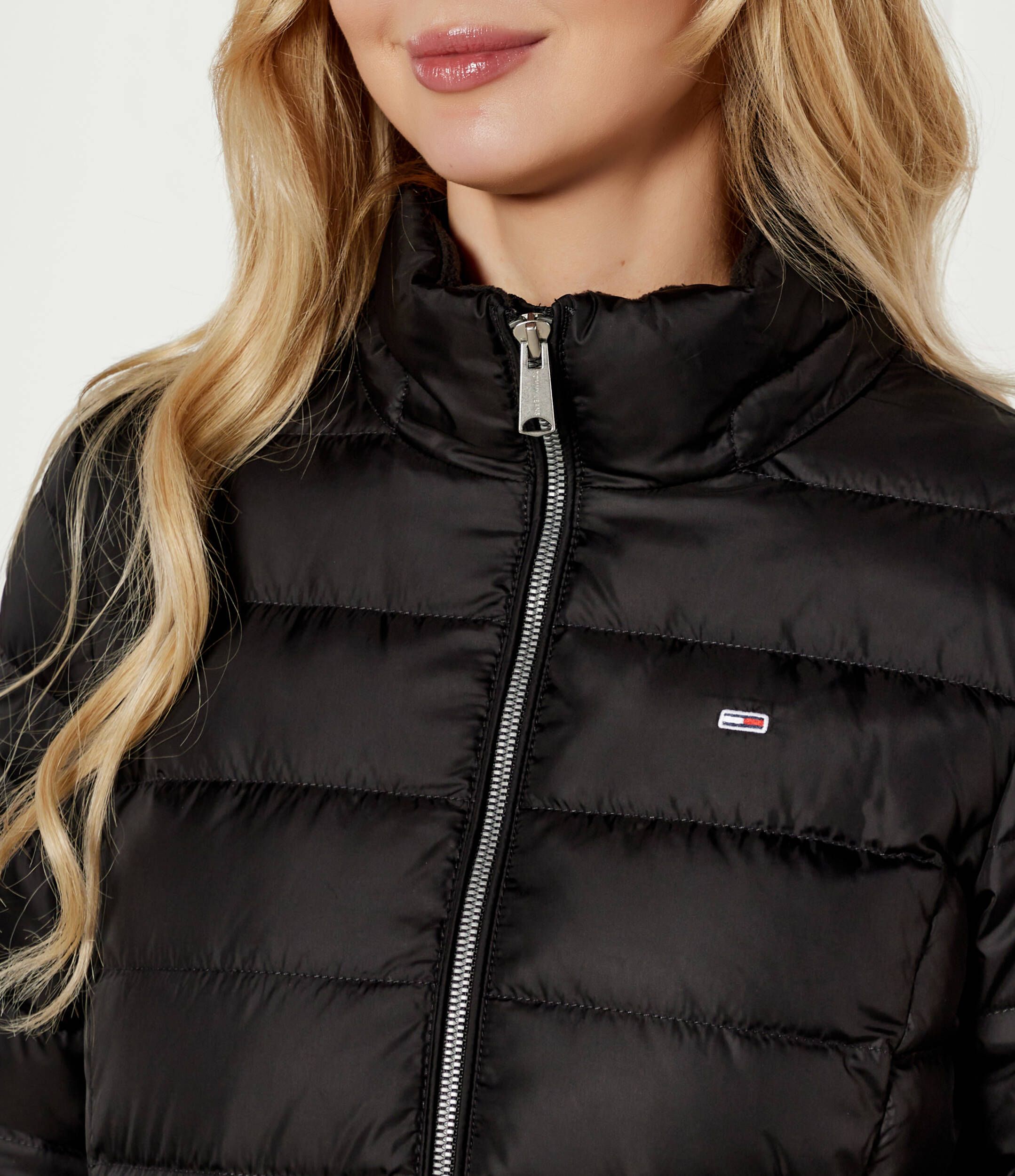 Płaszcz zimowy pikowany z kapturem Tommy Jeans M