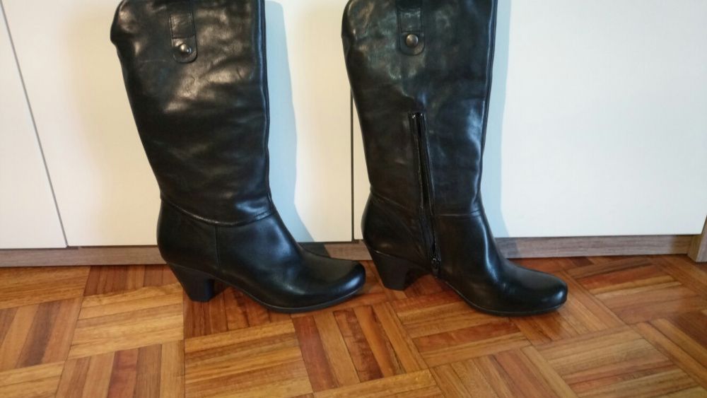 Botas de cano alto de pele pretas - tamanho 38