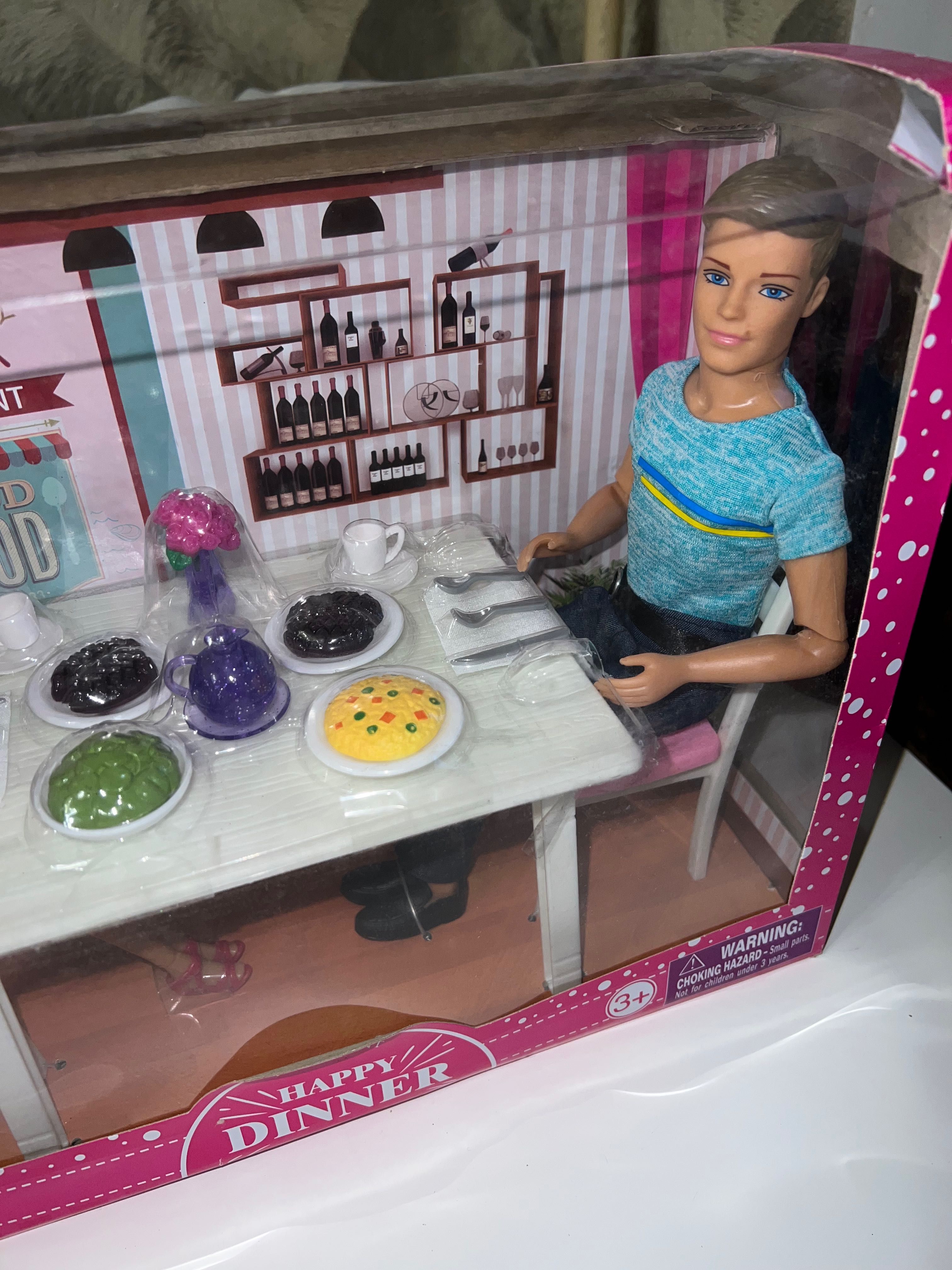 Набор кукол Барби и Кен семейный ужин стол