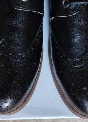 Круті нові шкіряні туфлі оксфорди