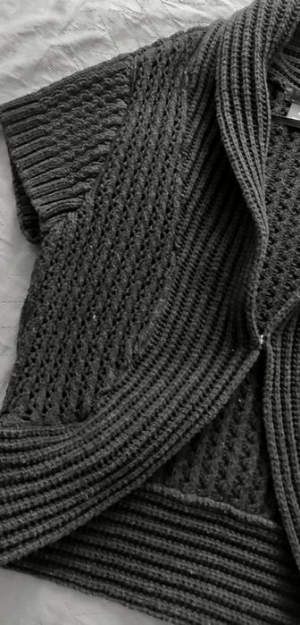 Narzutka sweterek bolerko H&M rozm S czarny