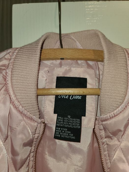 Красивая курточка и пальто для девочки 11-12 лет.