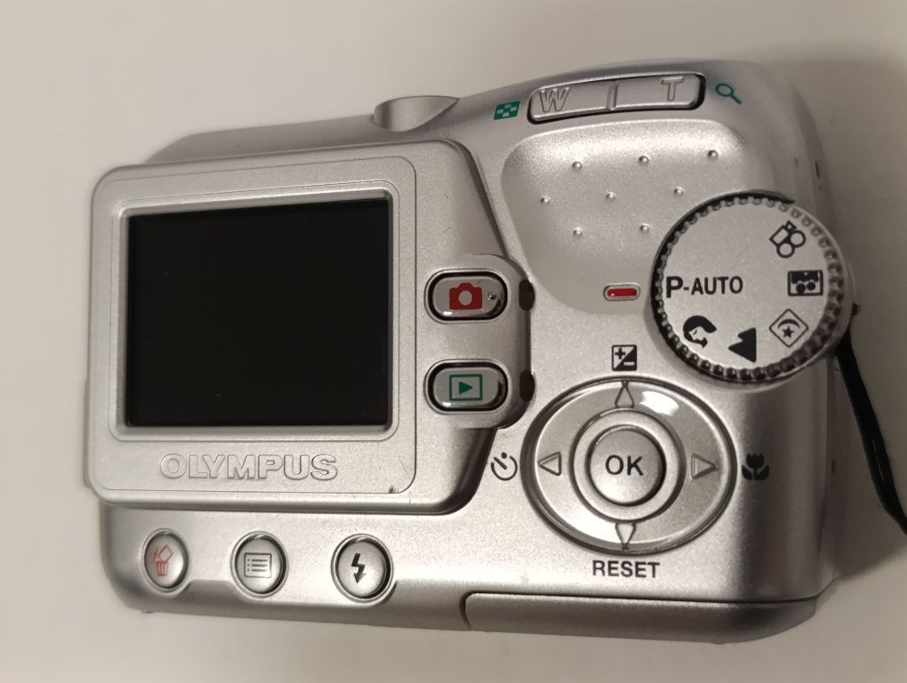Aparat cyfrowy OLYMPUS X-710 4 mpx na baterie vintage retro y2k CCD