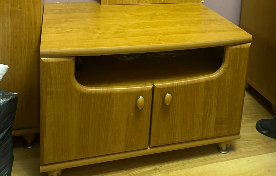 Szafka pod Tv Bdb
