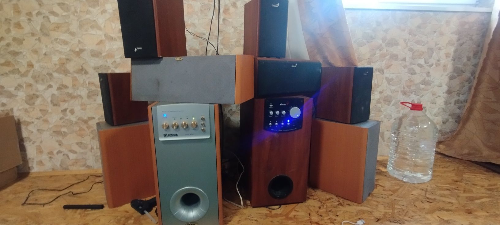 Продаю дві акустики до комп'ютера, кінотеатру.  Б/У