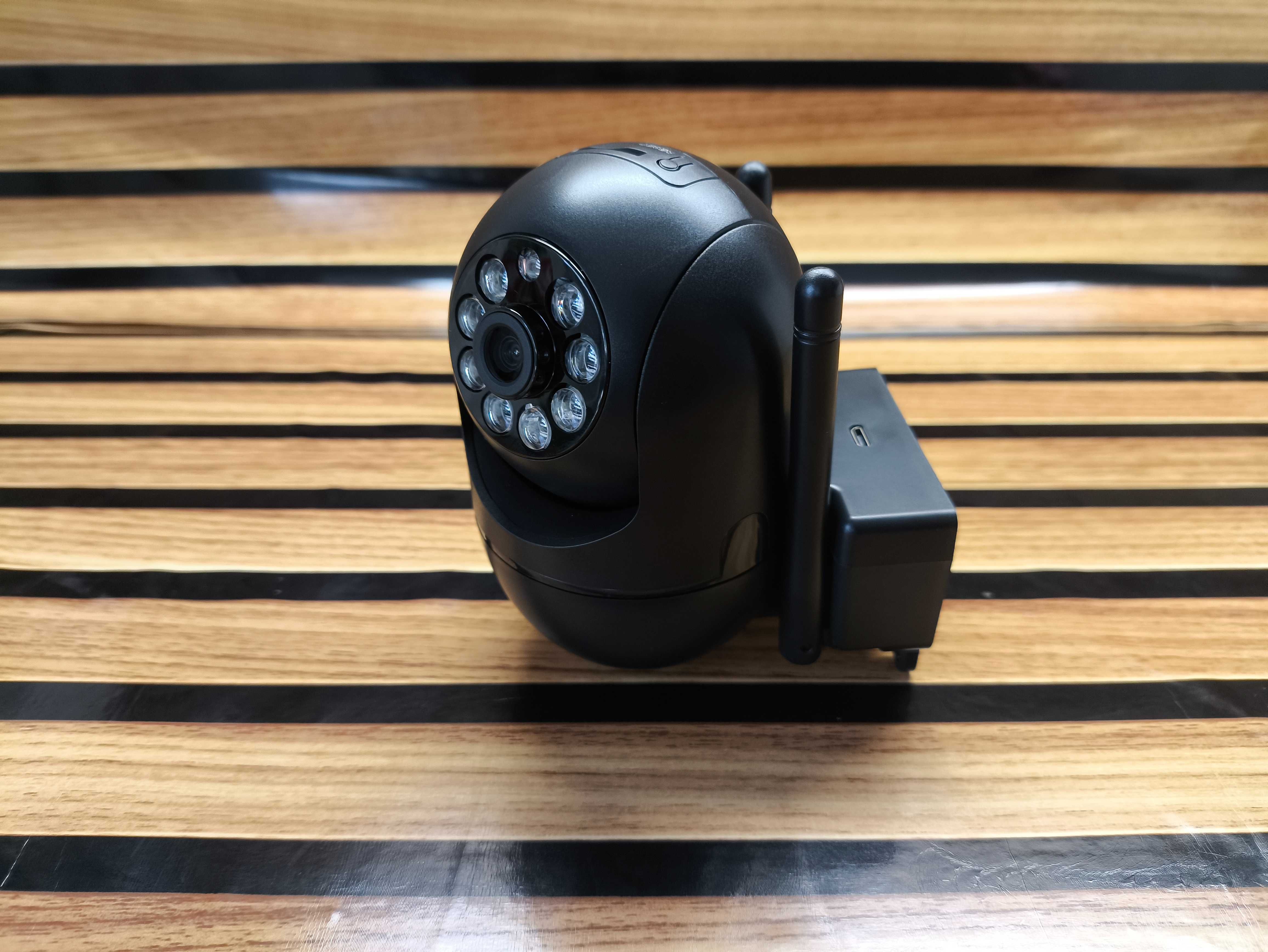 HD Kamera Bezpieczeństwa - Inteligentny Monitoring WiFi 360° (czarna)