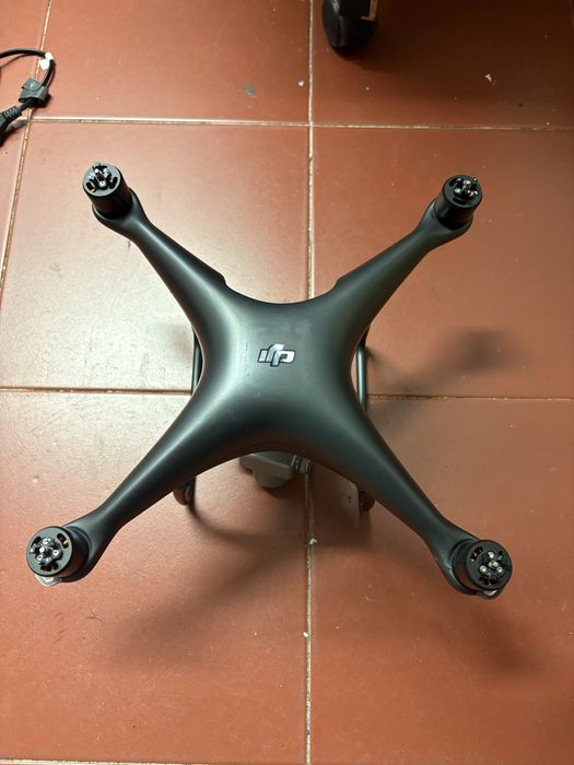 DJI Phantom 4 Pro drone aeronave (2 disponiveis) e 1 Obsidian preto