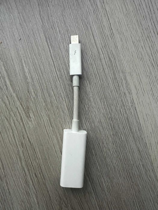 Adaptador Apple Thunderbolt para Ethernet Gigabit