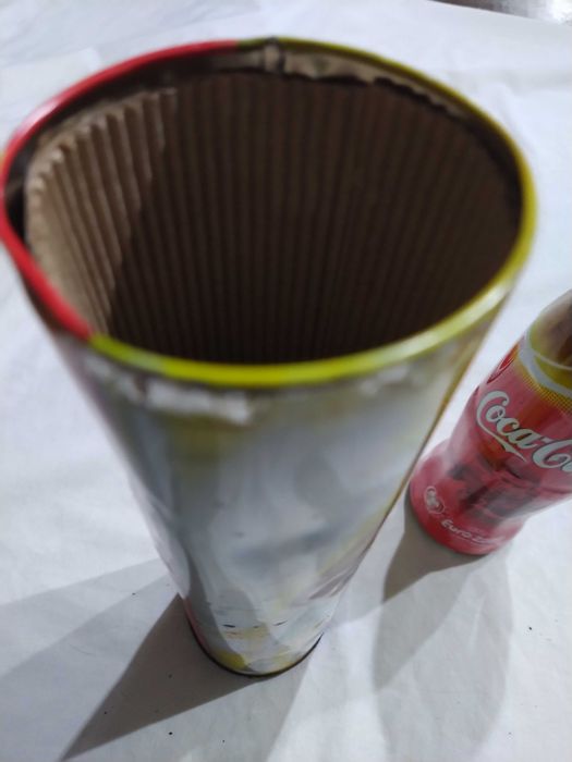 Lata com garrafa de coca-cola cheia Euro 2004