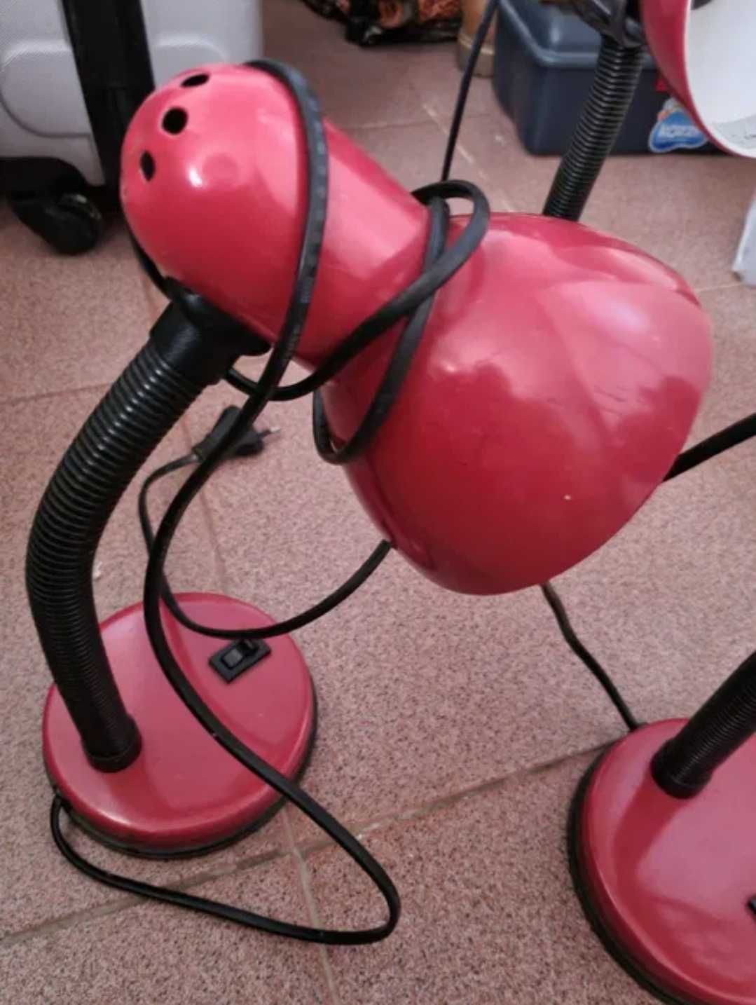 Secretária nova da cor branca
