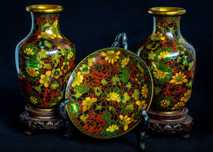 Par de Pequenos Vasos / Jarras e Prato Chineses Metal Cloisonné