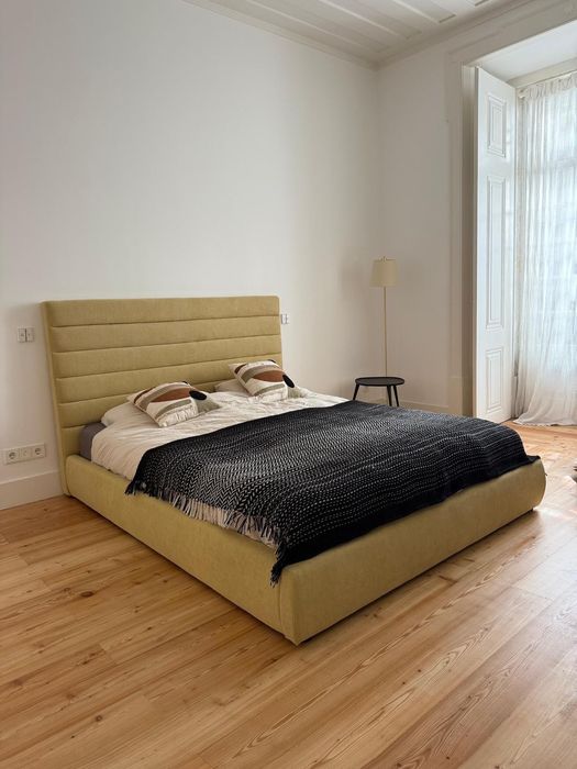 Estrutura de cama na cor Dijon (160x200) com colchão Emma incluído