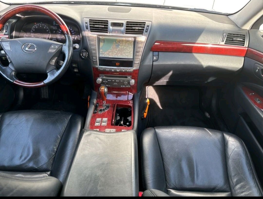 LEXUS LS460 LIFT*AWD*Europa*Po opłatach*Serwis Lexus*Lekko uszkodzony