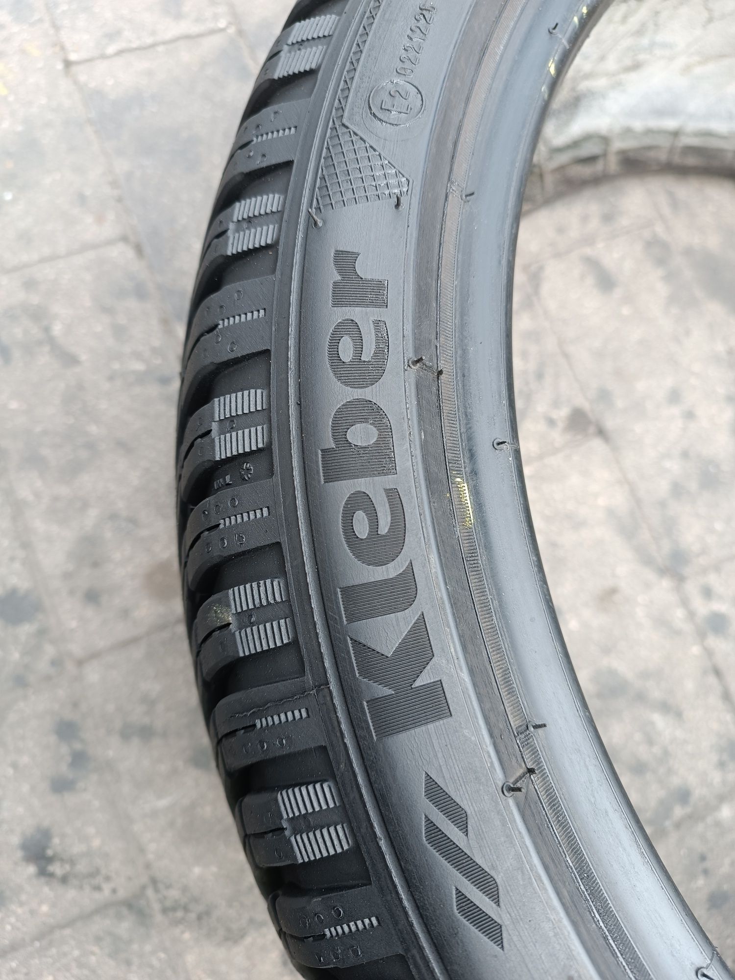 215/40R17 Kleber Quadraxer 3