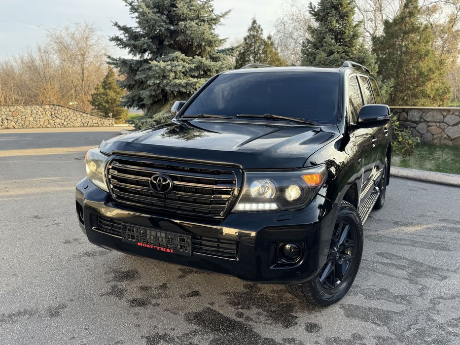 Продам ланкрузер 200