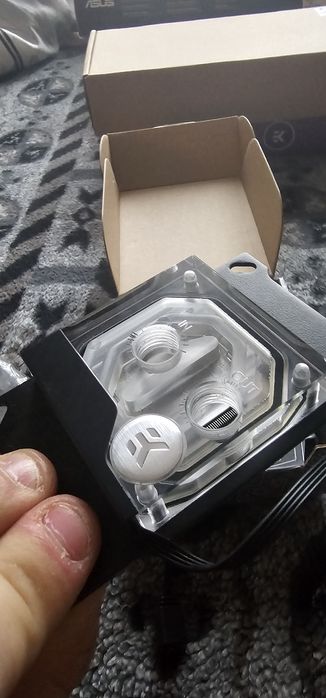 Asus RTX 3080 + pełne chłodzenie wodne lc – gotowy zestaw