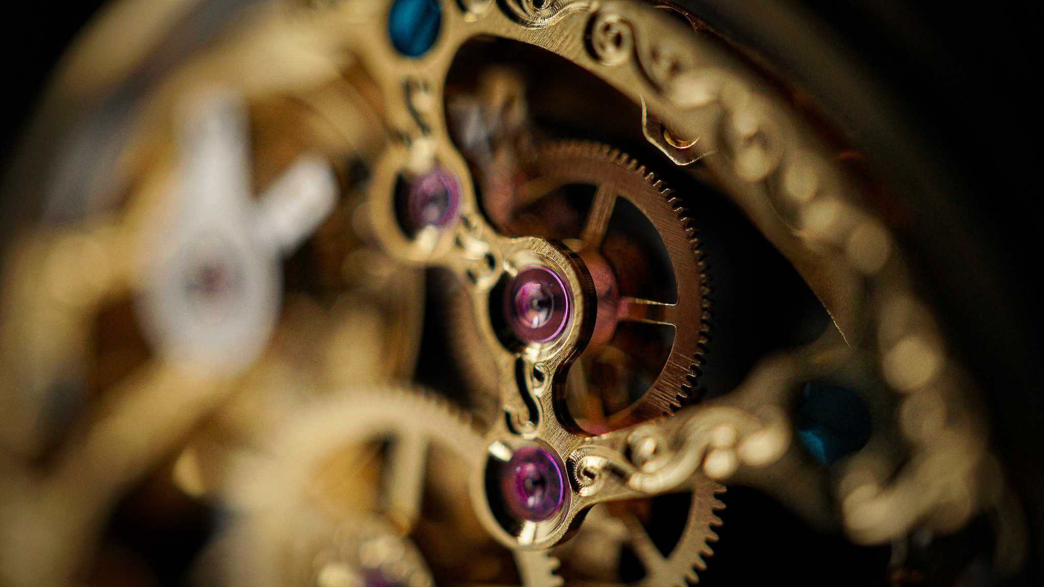 Наручные часы скелетон ручной работы с красным циферблатом