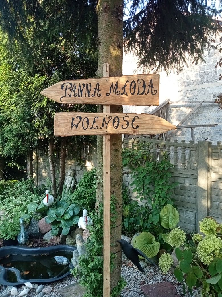 Drogowskazy ślubne.