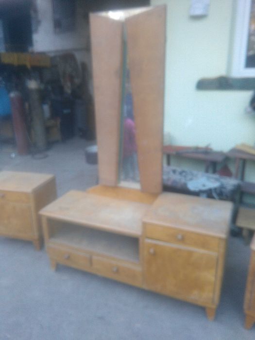 toaletka szafka lustro