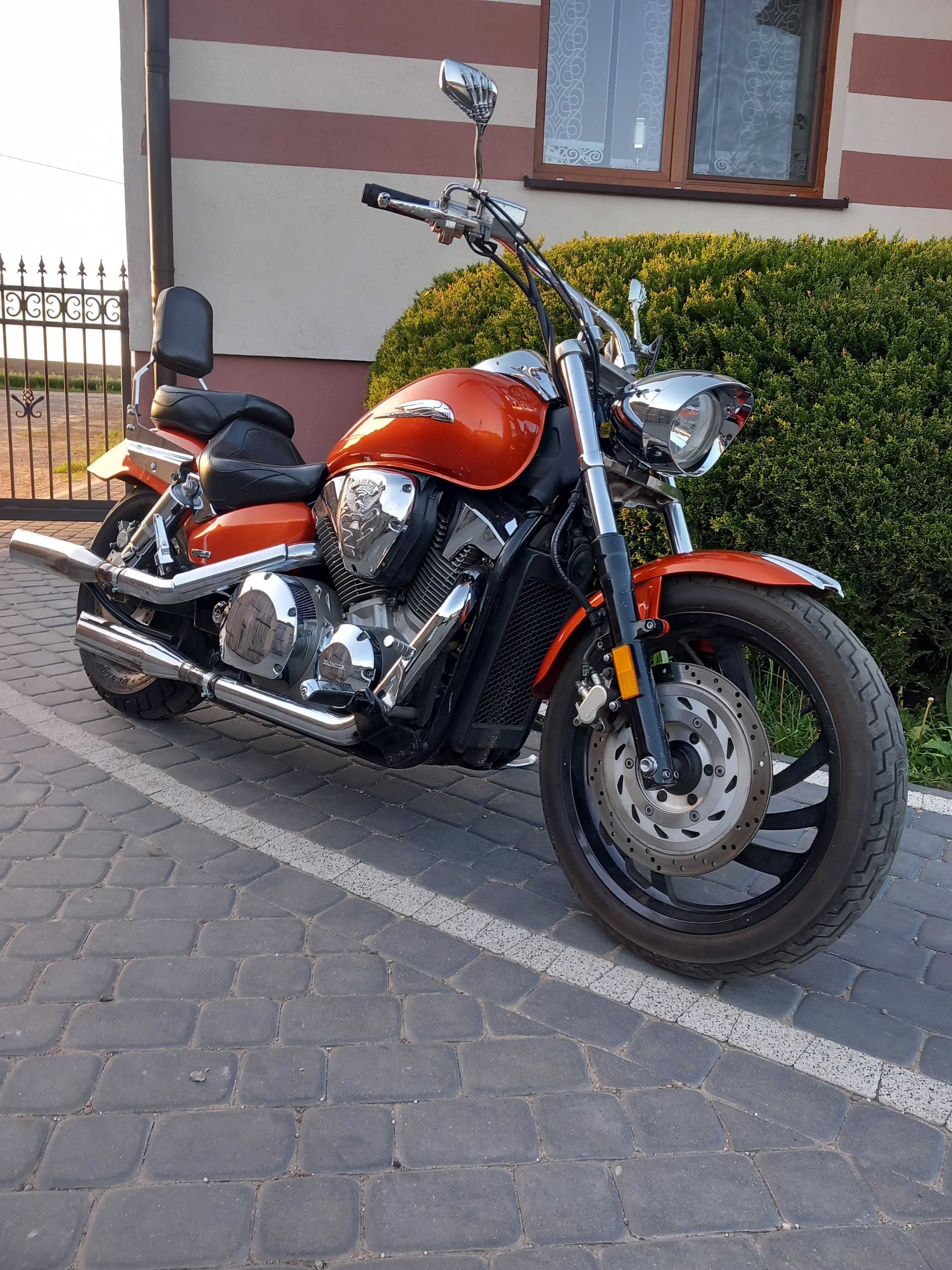 Honda VTX 1300 - dodatki USA (Mustangi)