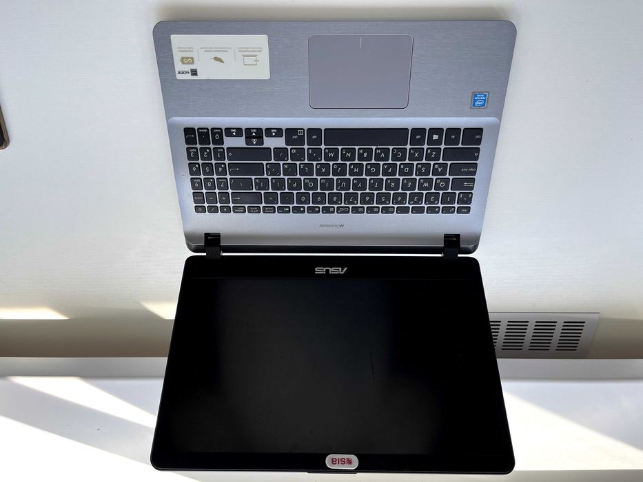 Ноутбук Asus X507M