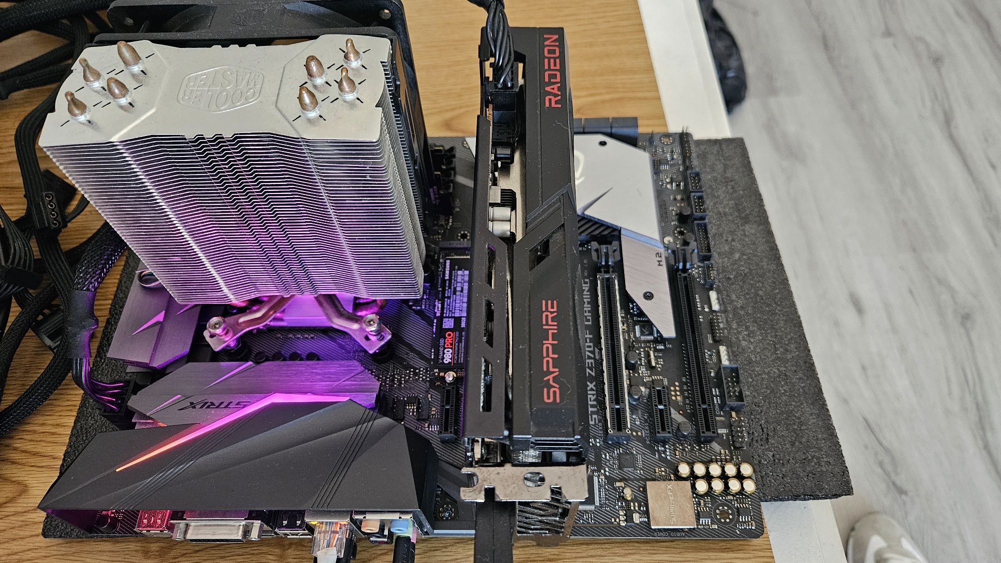 Asus Strix Z370-F + Intel i5-8600k + 16Gb DDR4  (2x8Gb)