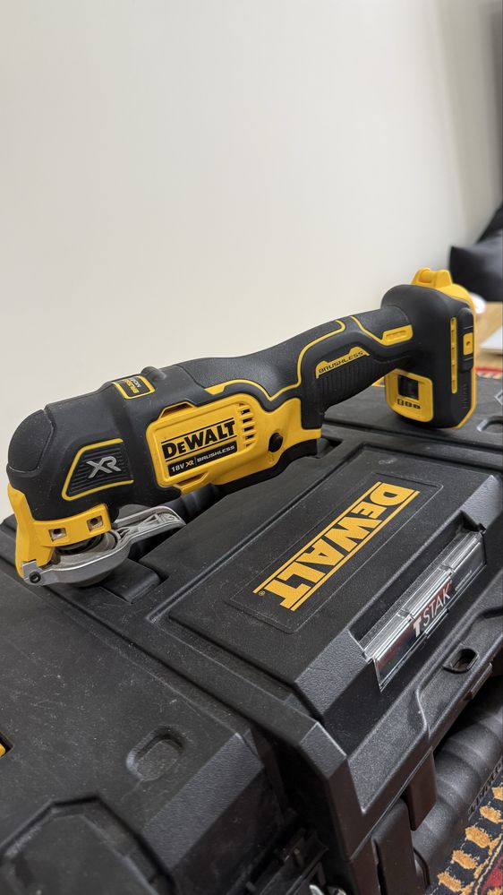 Urzadzenie oscylacyjne DeWalt DCS 365 multitool