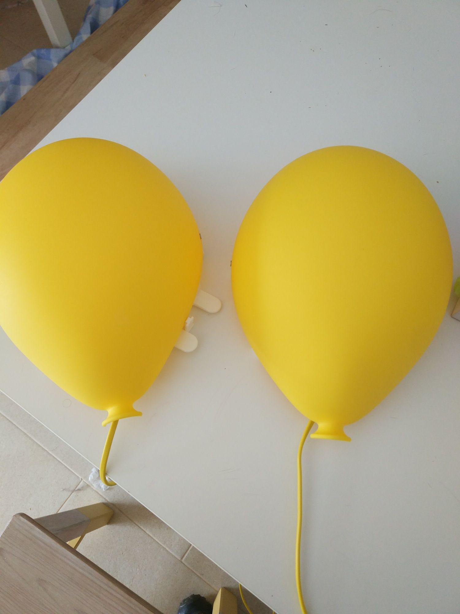 Candeeiro IKEA DROMMINGE balão amarelo