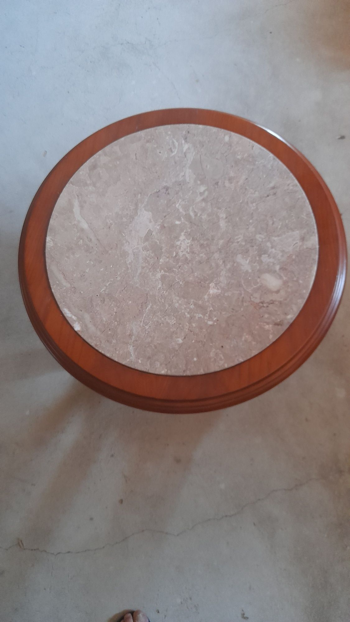 Mesa de centro em cerejeira