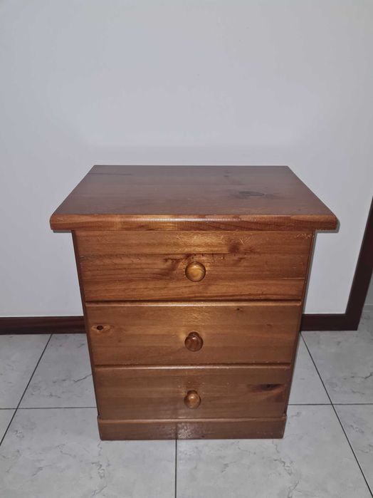 Mesinha de cabeceira