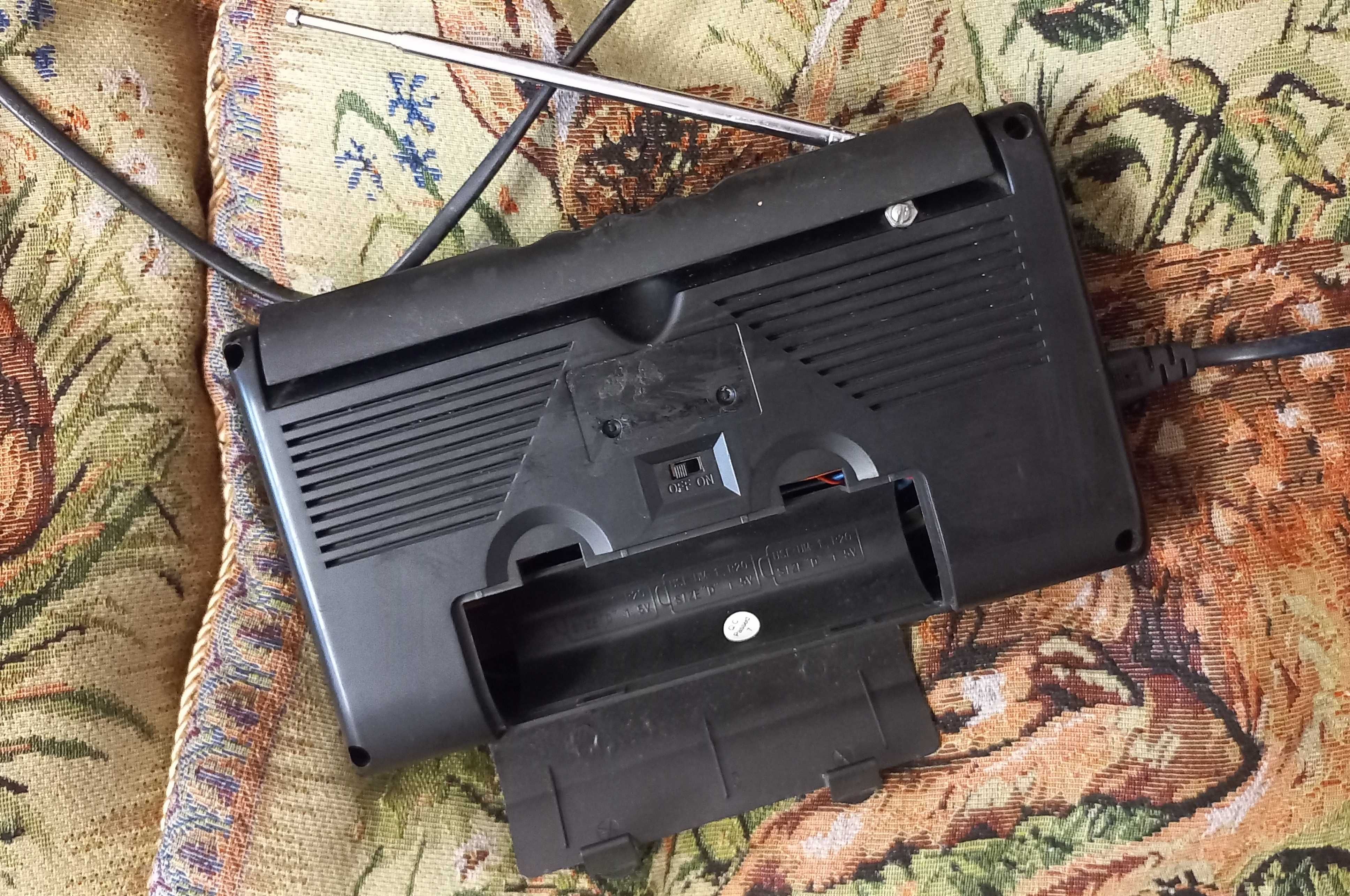 радіоприймач KIPO KB-7011AC
