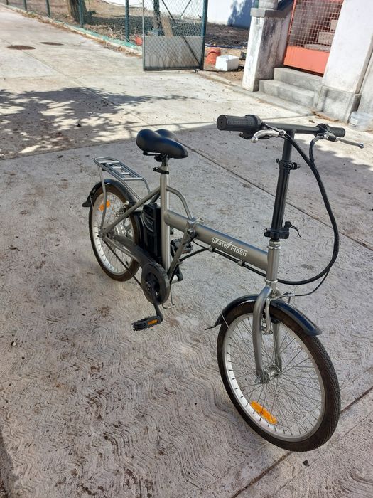 Bicicleta dobrável elétrica