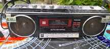 Radiomagnetofon Toshiba.
