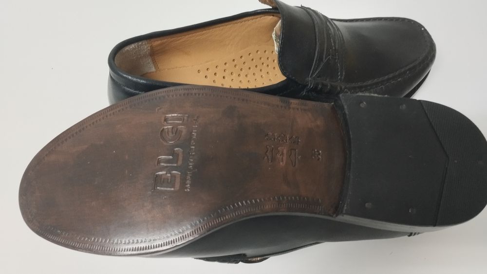 Sapatos de homem NOVOS 38
