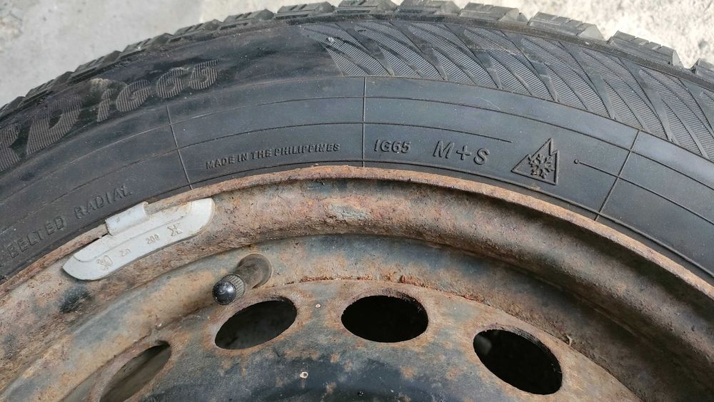Felgi wraz z oponami 195/65R15 95T IG65 - 4 sztuki
