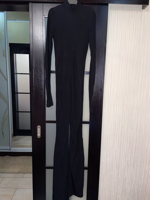 Крутий силуетний комбез zara хс-с