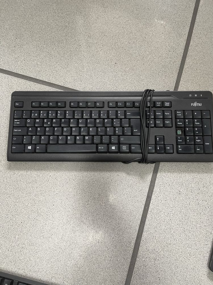 Vendo varios teclados