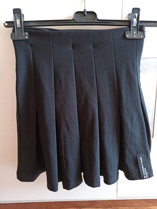 Saia preta plissada Bershka NOVA