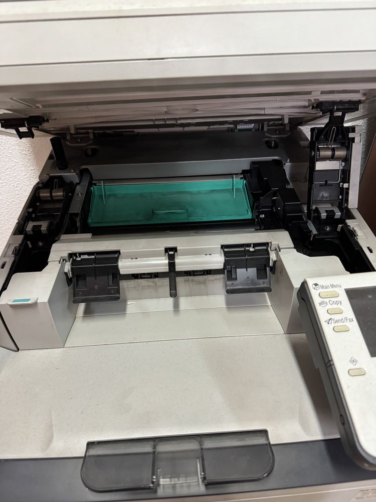 Impressora canon Laser I-sensys MF9220Cdn / a cores