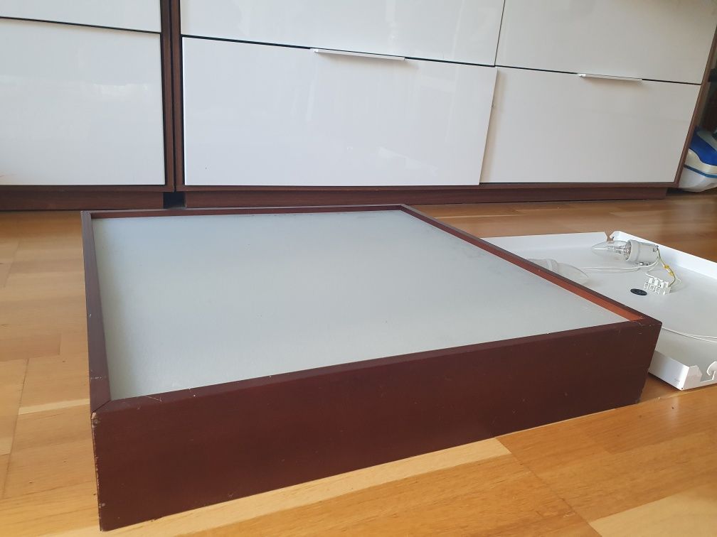 Drewniany plafon sufitowy 50x50 szkło mleczne