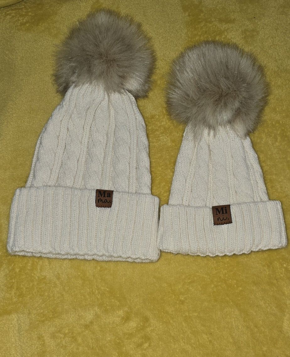 Zestaw czapek  zimowych dla mamy i dziecka