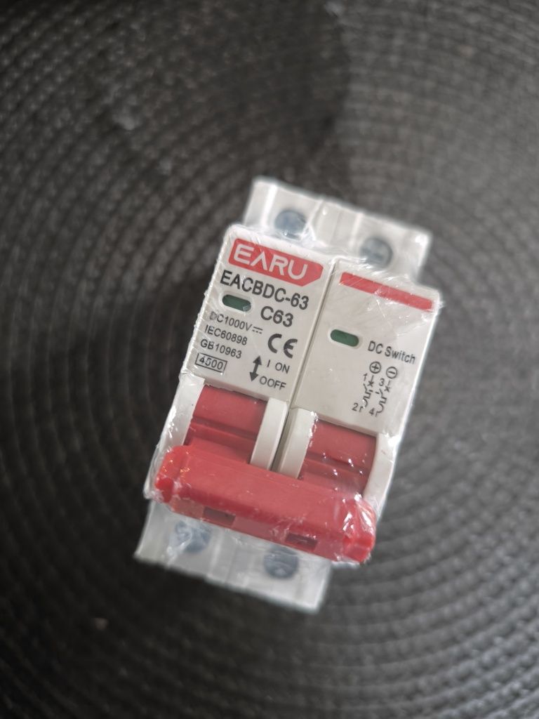 Wyłącznik nad prądowy 2p DC 1000V 63A 120A es prąd stały fotowoltaika