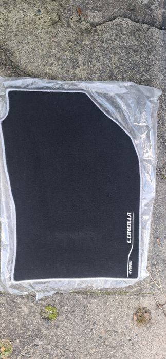 Dywaniki welurowe Toyota Corolla hybrid 2023r